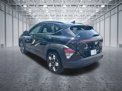 Used 2025 Hyundai Kona SEL FWD image 5