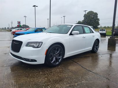 New 2023 Chrysler 300 S w/ Comfort Group