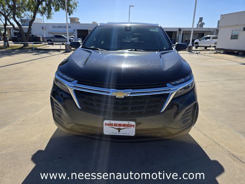 Used 2024 Chevrolet Equinox LS w/ LS Convenience Package image 2
