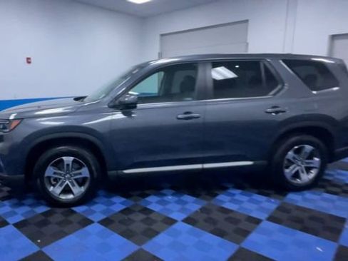 Certified 2025 Honda Pilot EX-L image 5