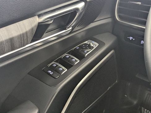 Used 2024 Kia Telluride EX w/ EX Captain's Chair Package FWD image 15