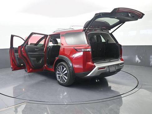 Used 2022 Nissan Pathfinder Platinum w/ Cargo Package FWD image 88