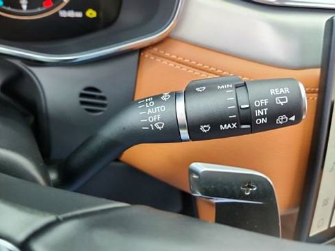 Used 2025 Jaguar F-PACE R-Dynamic S image 43