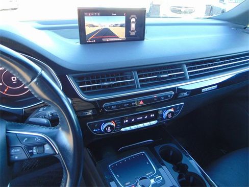 Used 2017 Audi Q7 3.0T Premium Plus image 12