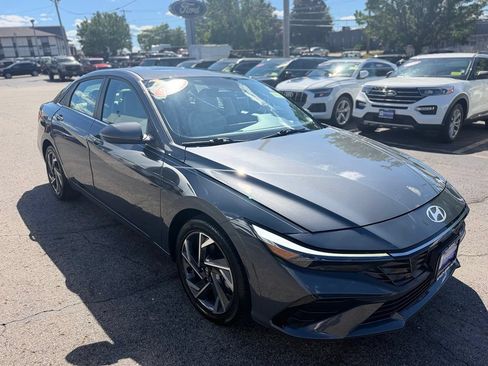Used 2024 Hyundai Elantra Limited FWD image 9