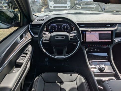 New 2026 Jeep Grand Cherokee Limited AWD/4WD image 17