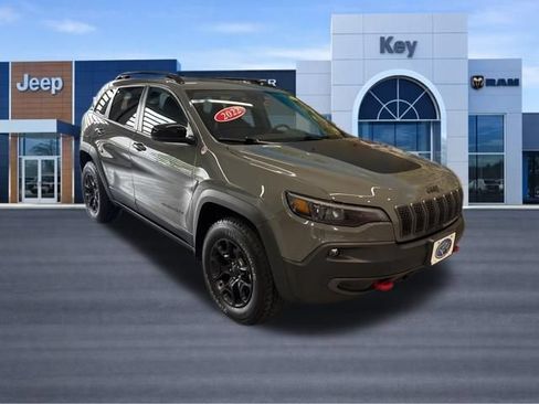 Used 2022 Jeep Cherokee Trailhawk w/ Premium Leather Package AWD/4WD image 11