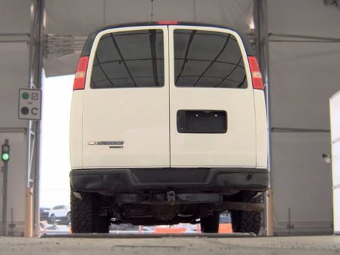 Used 2013 Chevrolet Express 3500 LS RWD image 5