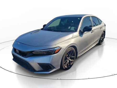 Used 2023 Honda Civic Sport image 3