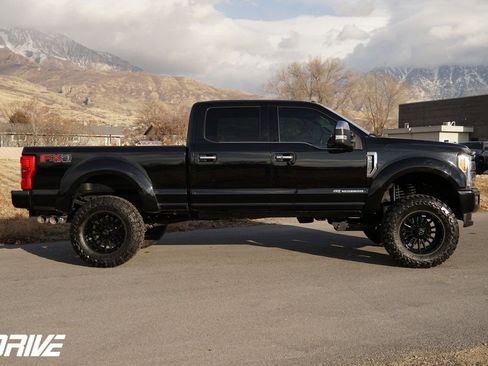 Used 2017 Ford F350 Platinum w/ Platinum Ultimate Package image 12