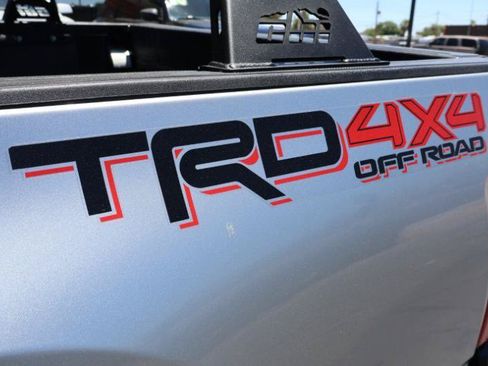 Used 2019 Toyota Tacoma TRD Off-Road AWD/4WD image 17