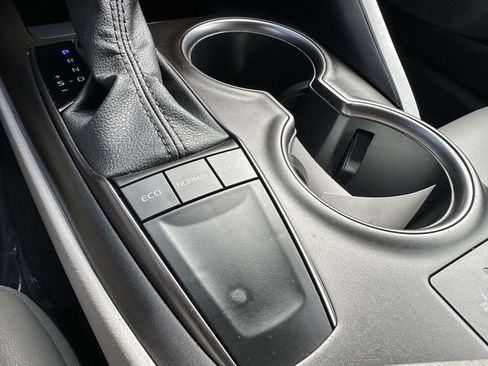 Used 2023 Toyota Camry SE image 20