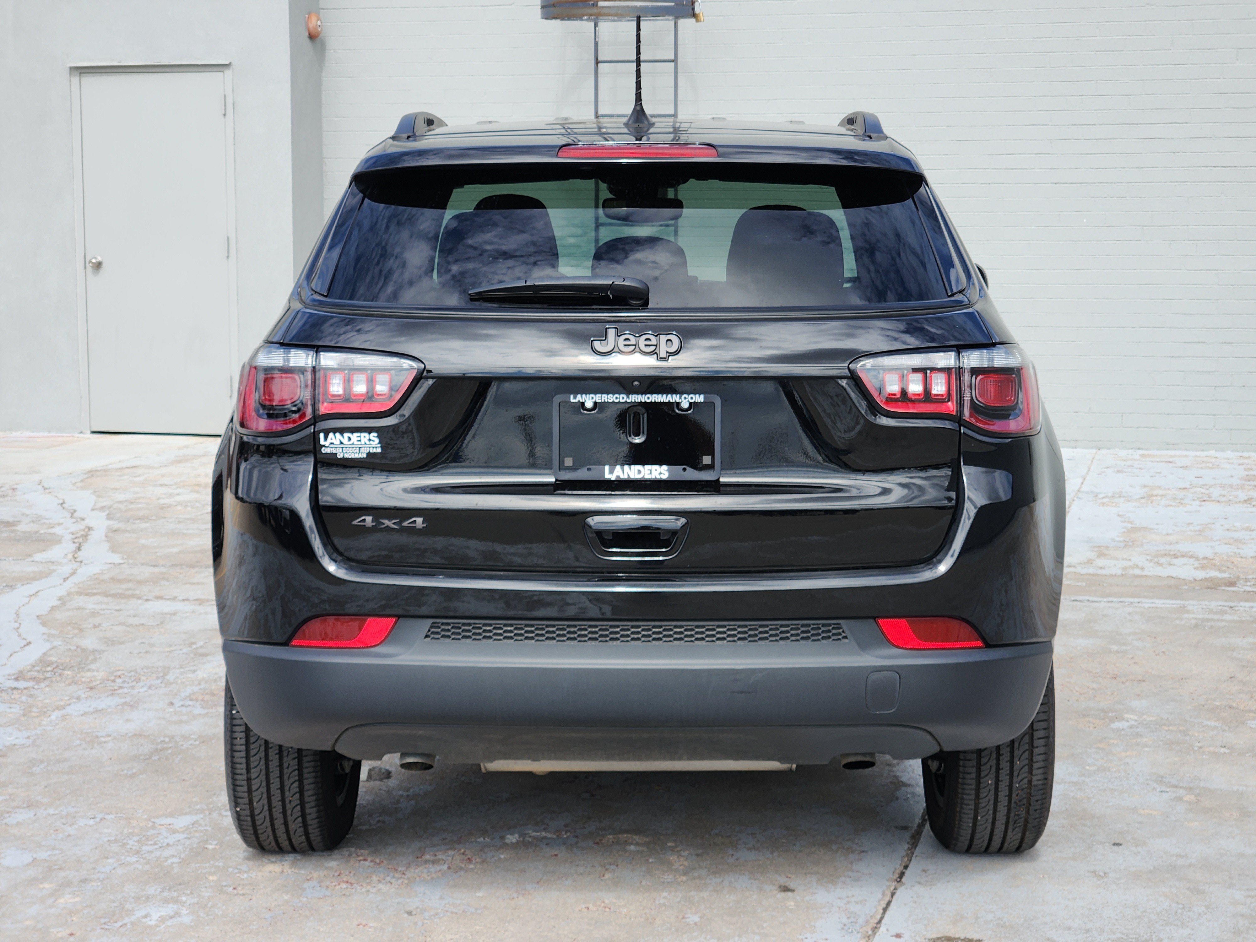 Used 2026 Jeep Compass Latitude AWD/4WD image 7