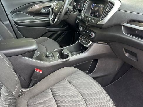 Used 2024 GMC Terrain SLE image 16