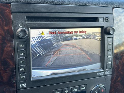 Used 2014 GMC Yukon XL Denali image 26