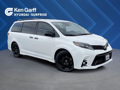 Used 2020 Toyota Sienna SE w/ Nightshade Edition