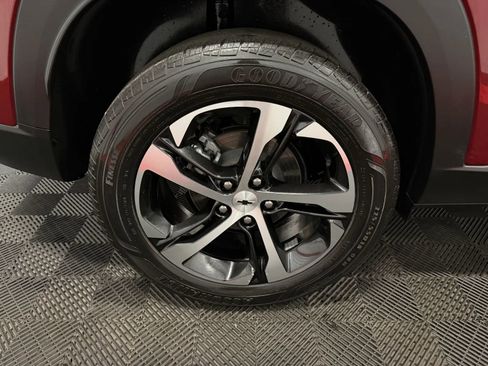 Used 2024 Chevrolet Trax RS FWD image 17