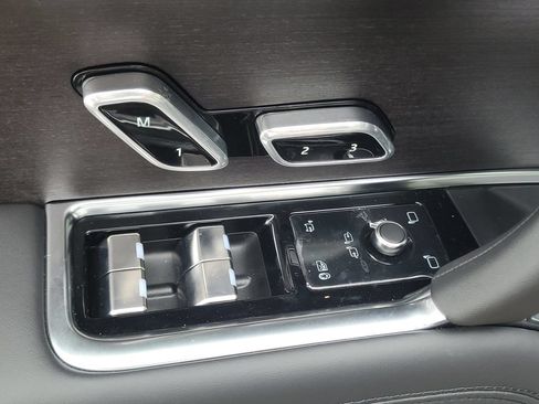 New 2027 Land Rover Range Rover Long Wheelbase SE AWD/4WD image 9