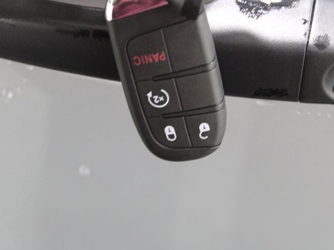 Used 2025 Jeep Compass Sport AWD/4WD image 19