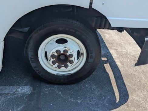Used 2013 Ford E-350 and Econoline 350 Super Duty w/ Air Conditioning Prep Pkg RWD image 11