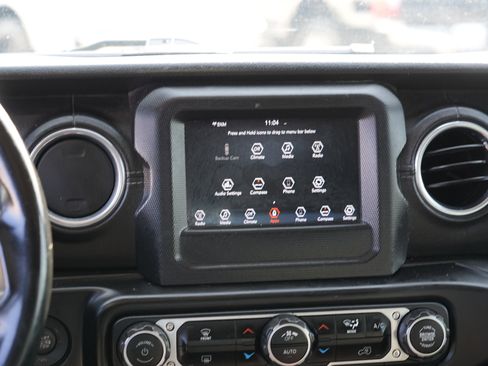 Used 2018 Jeep Wrangler Unlimited Sahara image 19