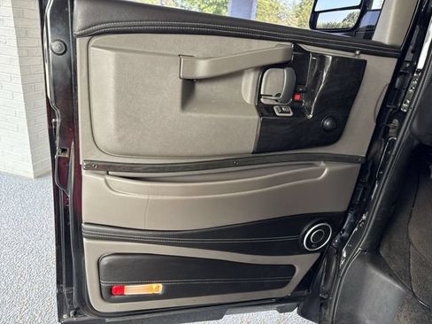 Used 2020 GMC Savana 2500 Extended w/ Enhanced Convenience Package RWD image 23