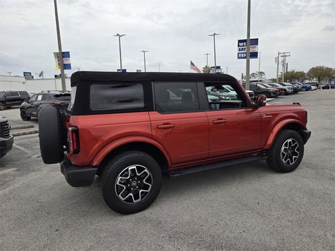 Used 2024 Ford Bronco Outer Banks image 14