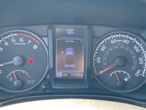 Used 2021 Toyota Tacoma SR RWD image 9