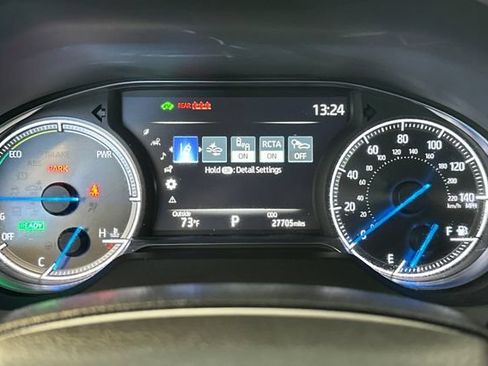 Used 2023 Toyota Venza LE AWD/4WD image 29
