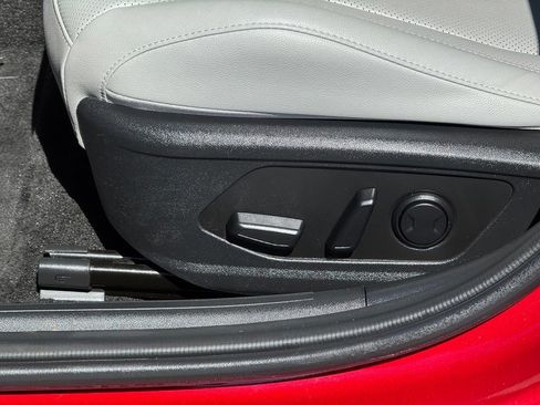 Used 2024 Hyundai Elantra Limited FWD image 11