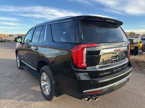 Used 2023 GMC Yukon Denali image 3