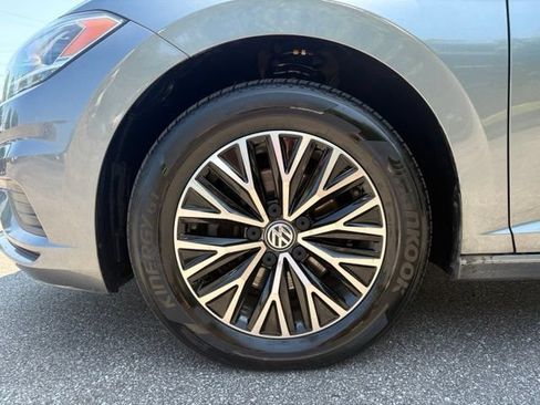 Used 2020 Volkswagen Jetta SE w/ SE Cold Weather Package FWD image 12