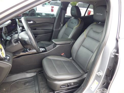 Used 2024 Chevrolet Trax ACTIV w/ Sunroof Package FWD image 22