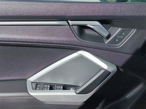 Used 2024 Audi Q3 2.0T Premium image 23