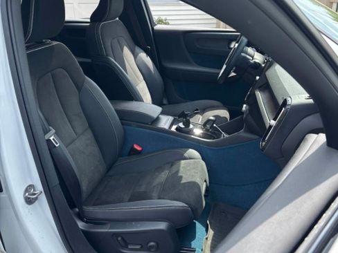 Used 2023 Volvo C40 P8 Recharge Ultimate AWD/4WD image 3