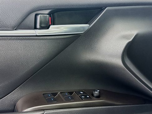 Used 2024 Toyota Camry SE FWD image 18