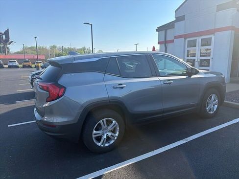 Used 2020 GMC Terrain SLE image 10