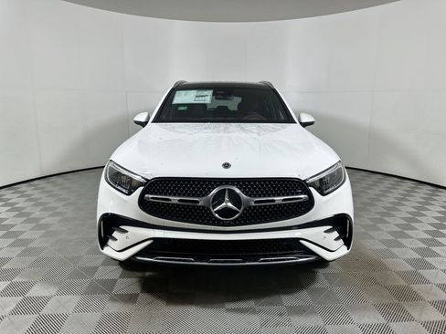 New 2025 Mercedes-Benz GLC 350e 4MATIC image 3