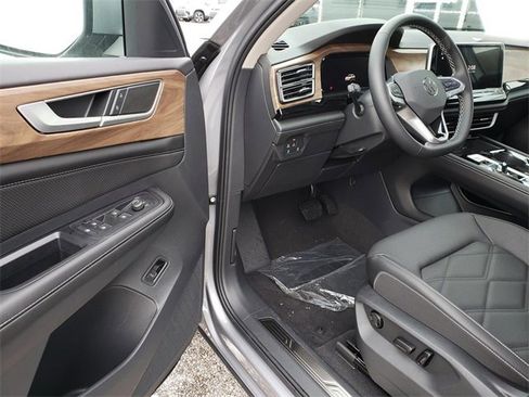 New 2026 Volkswagen Atlas SE image 6