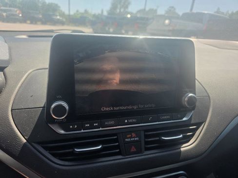 Used 2019 Nissan Altima 2.5 S FWD image 15