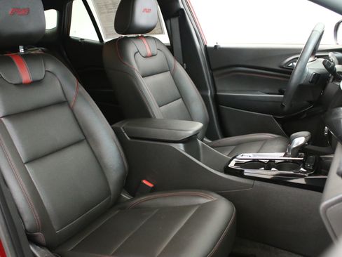 Used 2025 Chevrolet Trax RS w/ Driver Confidence Package FWD image 29
