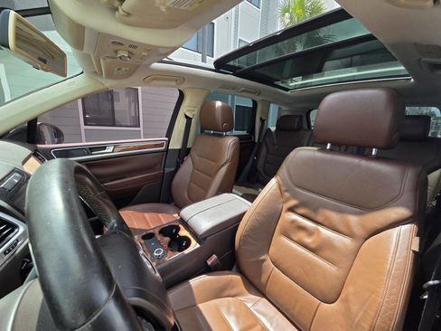 Used 2011 Volkswagen Touareg V6 image 37