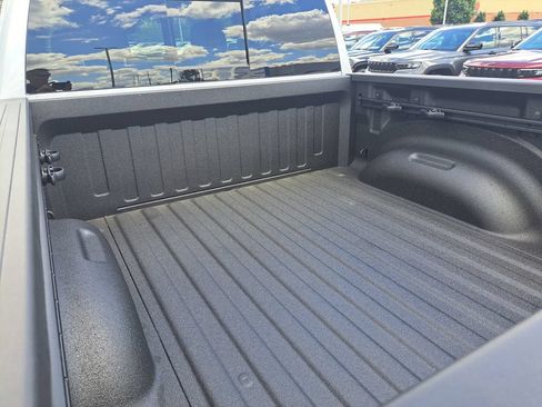 New 2026 RAM 1500 4x4 Crew Cab image 25