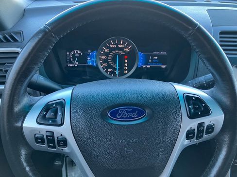 Used 2013 Ford Explorer XLT image 19
