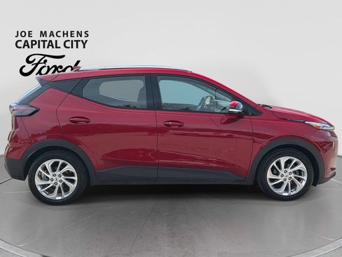 Used 2022 Chevrolet Bolt EUV LT FWD image 3