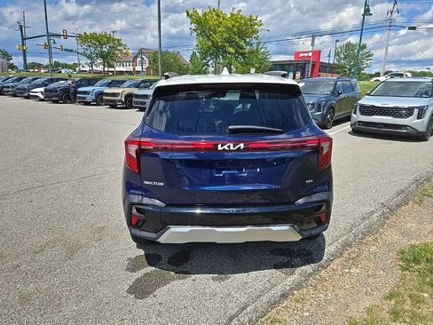 Used 2024 Kia Seltos S AWD/4WD image 6