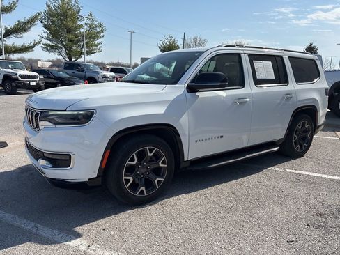 Used 2023 Jeep Wagoneer Series III w/ Preferred Equipment Group image 14