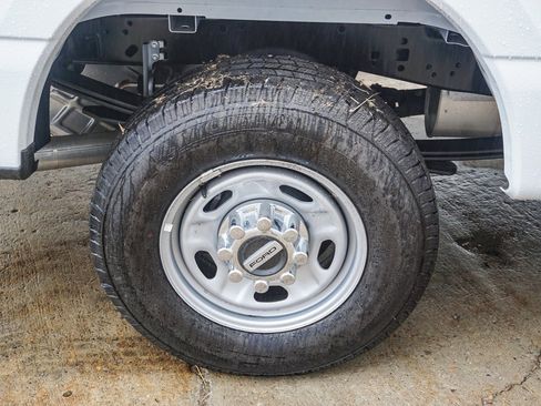 New 2024 Ford F250 XL w/ XL Chrome Package image 9