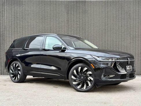 New 2026 Lincoln Nautilus Reserve w/ Jet Appearance Package AWD/4WD image 8