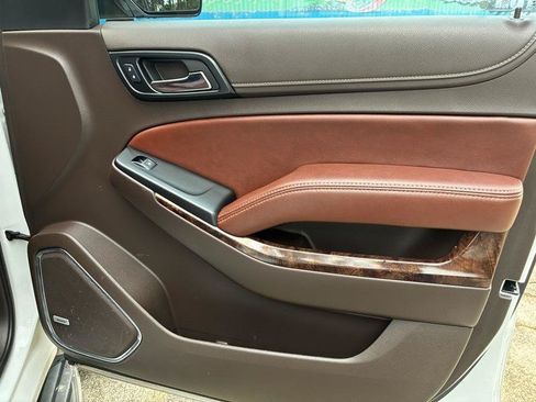 Used 2017 Chevrolet Suburban Premier AWD/4WD image 29